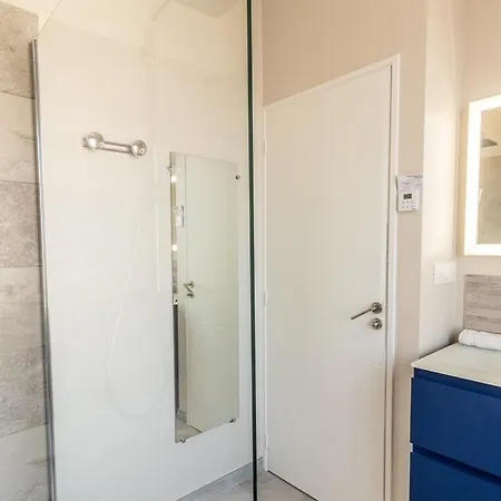 Bord De Avec Studio, Clim Et Parking - Fr-1-535-64 *